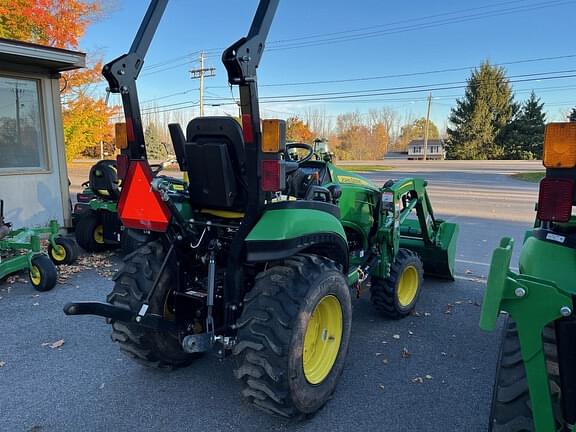 Image of John Deere 2025R equipment image 3