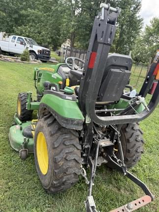 Image of John Deere 2025R equipment image 4