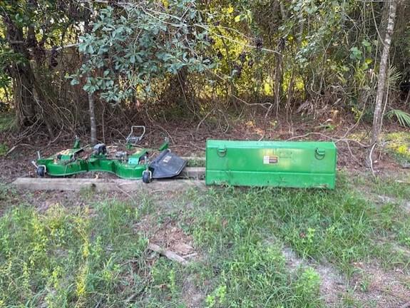 Image of John Deere 2025R equipment image 2