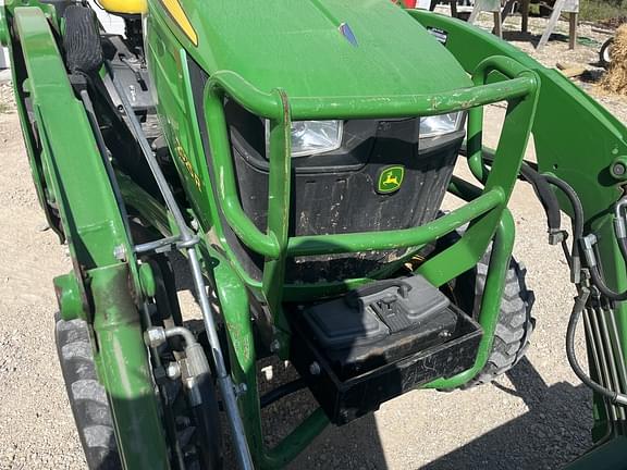 Image of John Deere 2025R equipment image 3