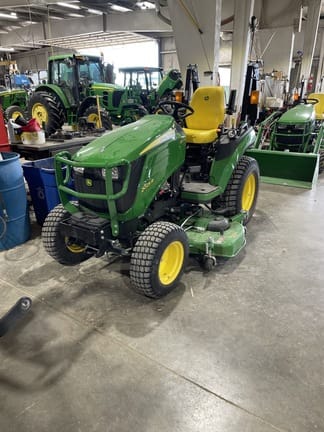 Main image John Deere 2025R