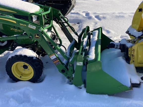 Image of John Deere 2025R equipment image 1
