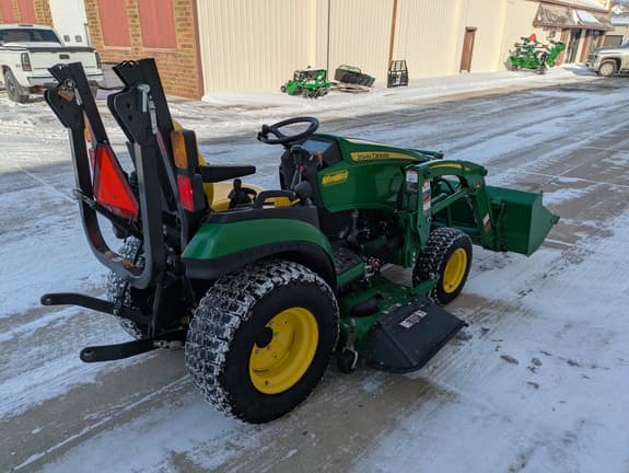 Image of John Deere 2025R equipment image 3