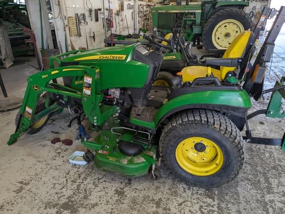 Image of John Deere 2025R equipment image 3
