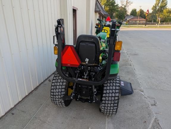 Image of John Deere 2025R equipment image 4