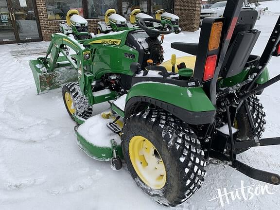 Image of John Deere 2025R equipment image 3