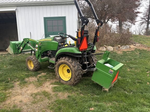 Image of John Deere 2025R equipment image 4