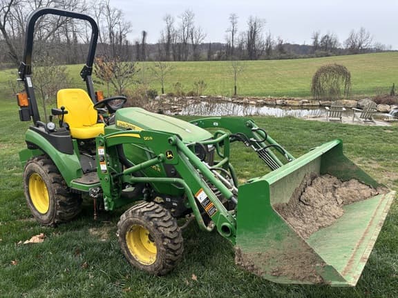 Image of John Deere 2025R equipment image 2