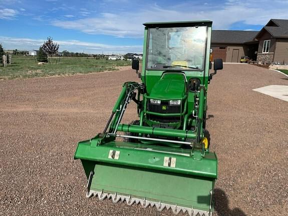 Image of John Deere 2025R equipment image 3