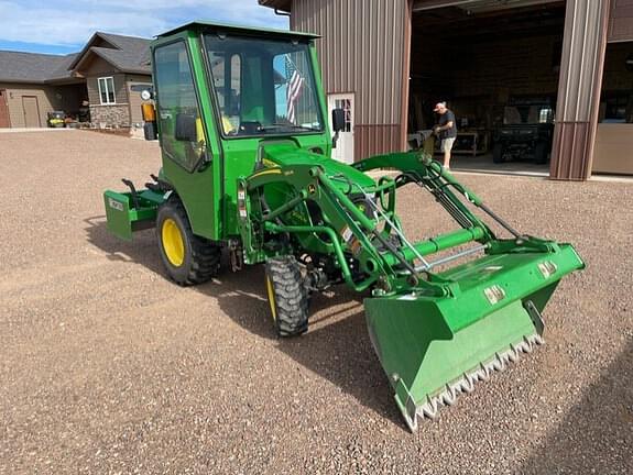 Image of John Deere 2025R equipment image 4