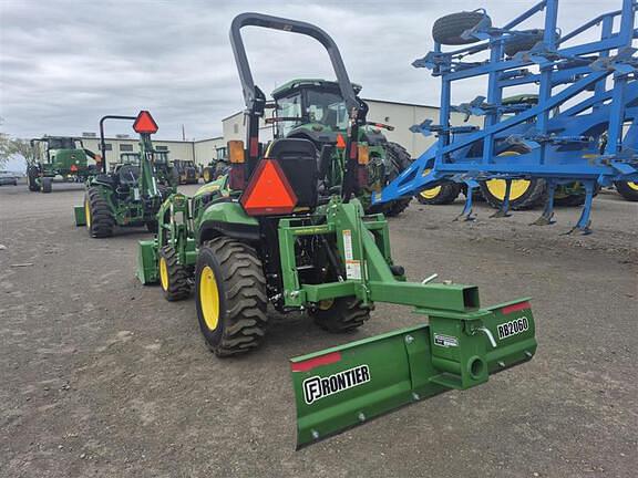 Image of John Deere 2025R equipment image 4