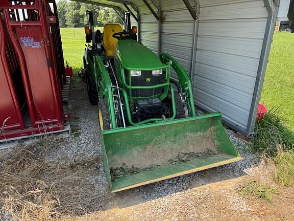 Image of John Deere 2025R equipment image 1