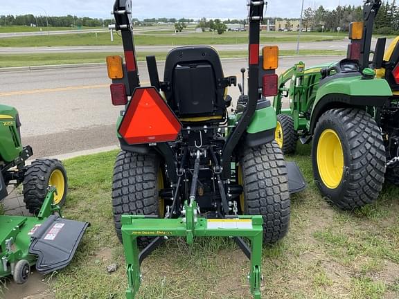 Image of John Deere 2025R equipment image 3