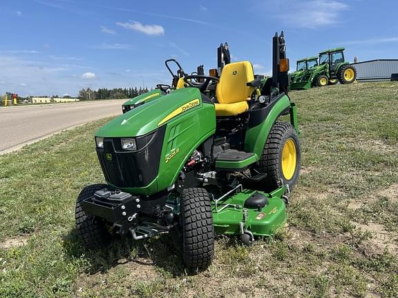 Image of John Deere 2025R equipment image 1