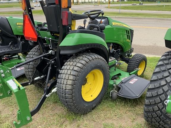 Image of John Deere 2025R equipment image 4