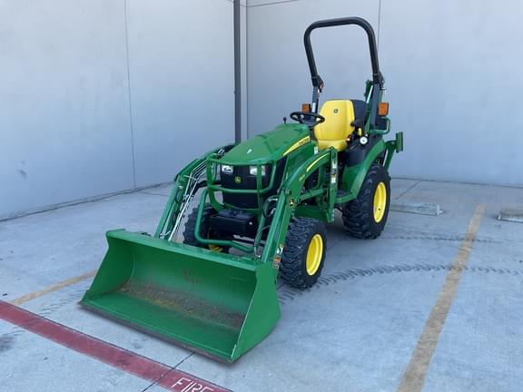 Image of John Deere 2025R equipment image 2