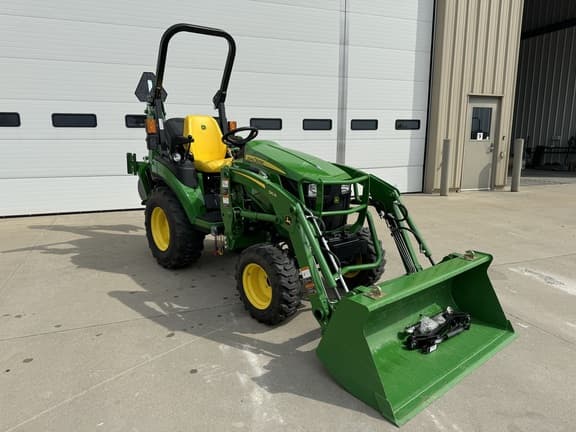 Image of John Deere 2025R equipment image 1