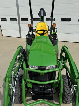 Image of John Deere 2025R equipment image 3