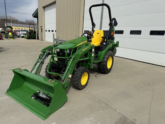 Image of John Deere 2025R equipment image 4
