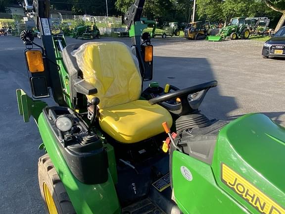 Image of John Deere 2025R equipment image 4