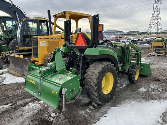 Image of John Deere 2032R equipment image 3