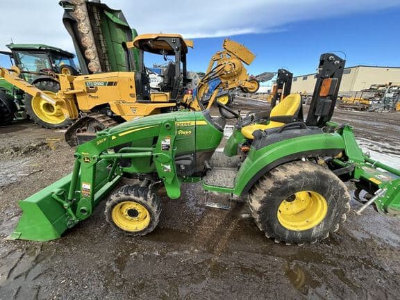 Image of John Deere 2032R equipment image 1