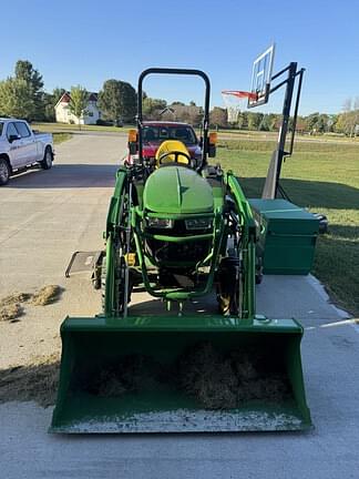 Image of John Deere 2032R equipment image 1