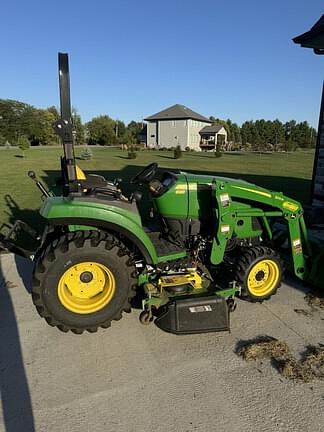 Image of John Deere 2032R equipment image 2