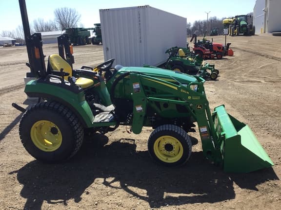 Image of John Deere 2032R equipment image 4