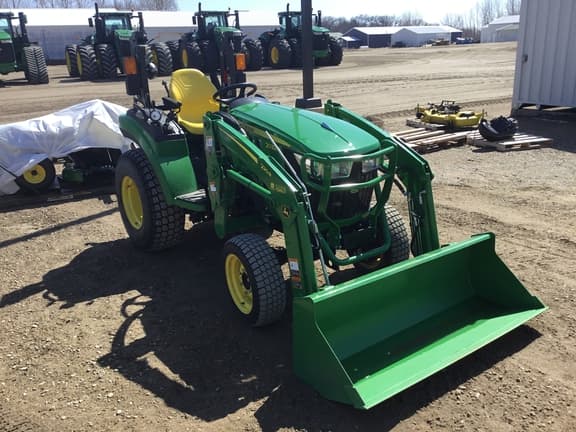 Image of John Deere 2032R equipment image 1