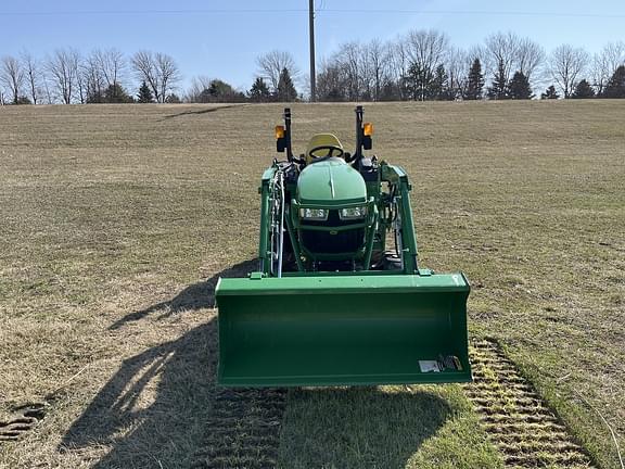 Image of John Deere 2032R equipment image 1