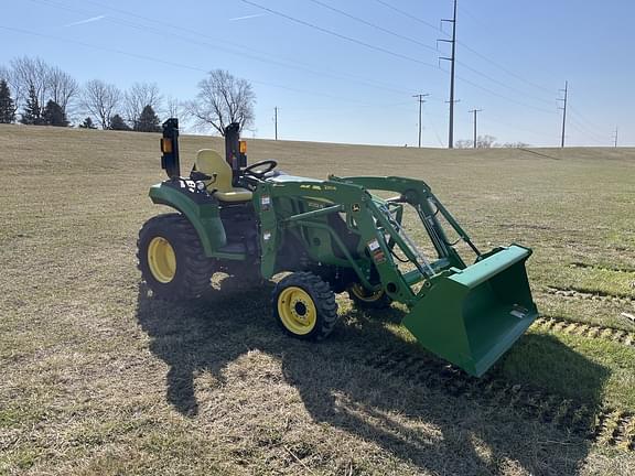 Image of John Deere 2032R equipment image 2
