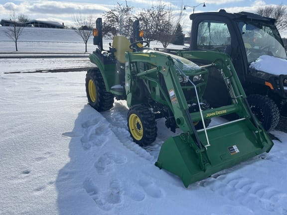 2020 John Deere 2032R Equipment Image0