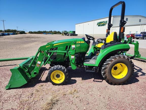 2020 John Deere 2032R Equipment Image0