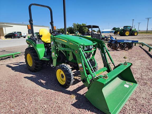 Image of John Deere 2032R equipment image 3