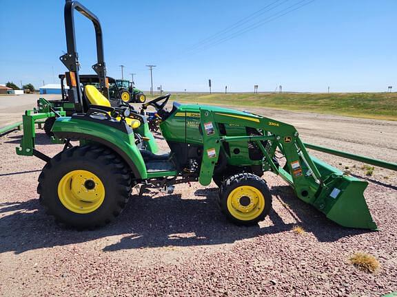 Image of John Deere 2032R equipment image 4