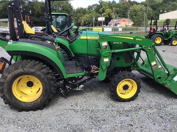 Image of John Deere 2032R equipment image 2