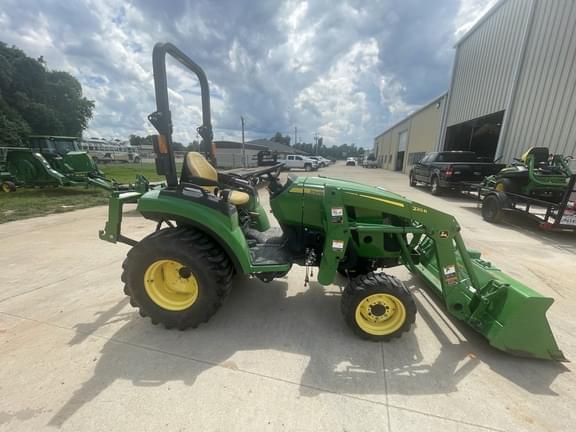Image of John Deere 2032R equipment image 2