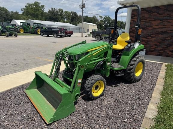 Image of John Deere 2032R equipment image 1