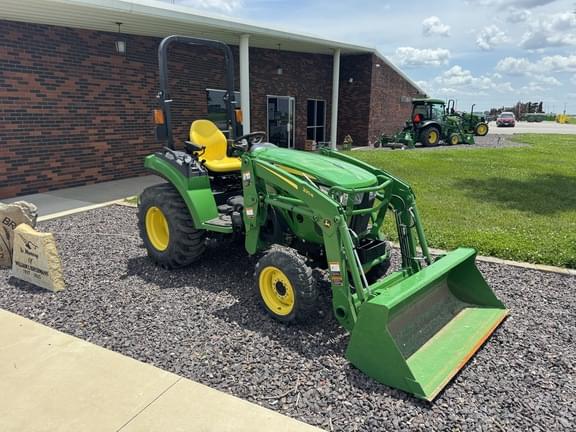 Image of John Deere 2032R Primary image