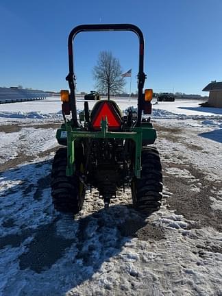 Image of John Deere 2032R equipment image 2