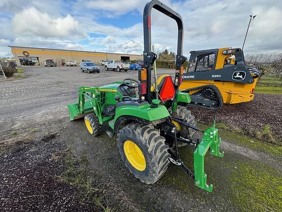 Image of John Deere 2032R equipment image 1