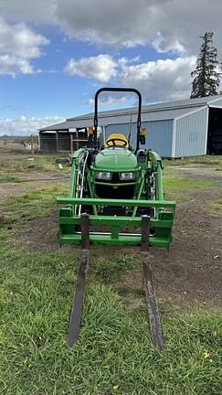 Image of John Deere 2032R equipment image 4