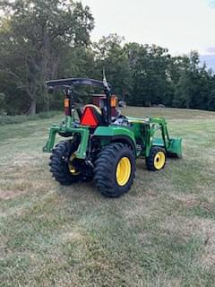 Image of John Deere 2032R equipment image 1