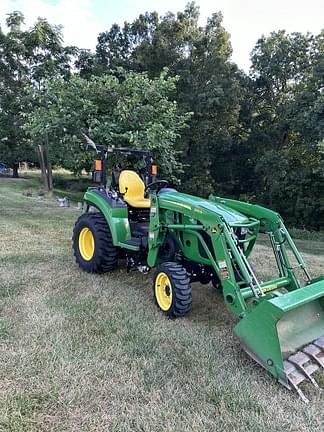 Image of John Deere 2032R equipment image 4