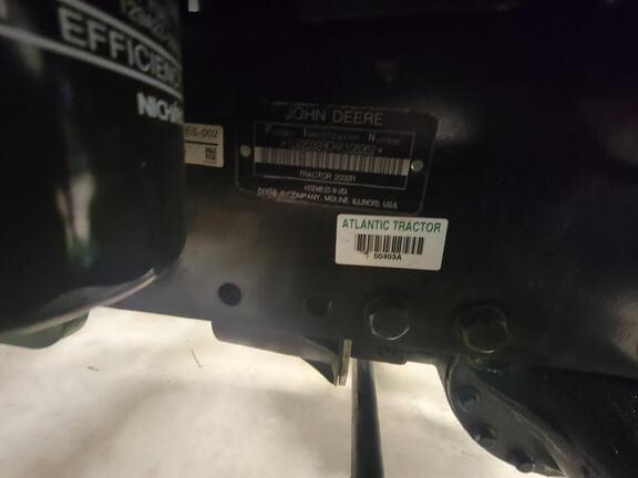 Image of John Deere 2032R equipment image 2