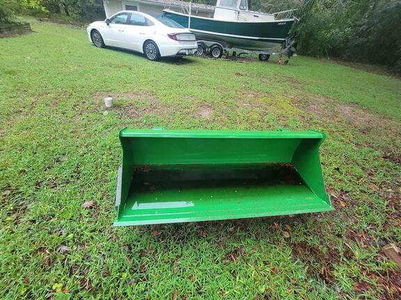 Image of John Deere 2032R equipment image 3