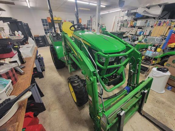 Image of John Deere 2032R Primary image