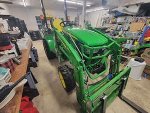 2020 John Deere 2032R Image