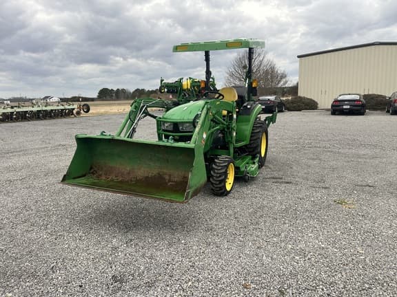 Image of John Deere 2032R equipment image 2